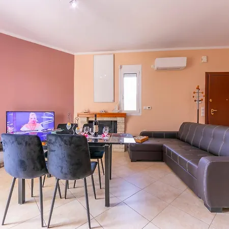 Despina Beach Dog Friendly קורוטה
